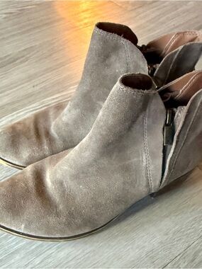 Lucky Brand Taupe Suede Ankle Booties